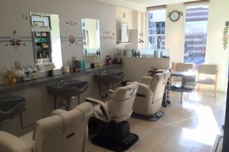 こんにちは(^-^)/ヘアーサロンスガタです！